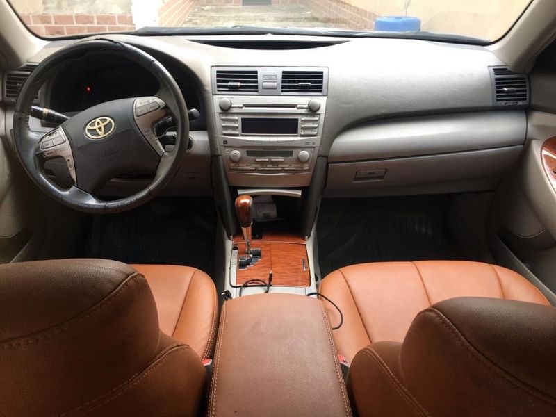 Thumbnail 3 of 2011 Toyota Camry XLE